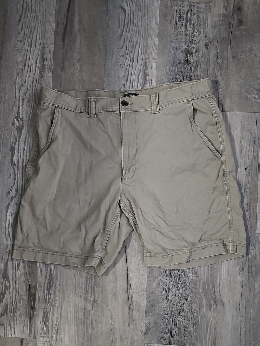 St. Johns Bay Confoet Stretch Khaki Shorts - Men's 38